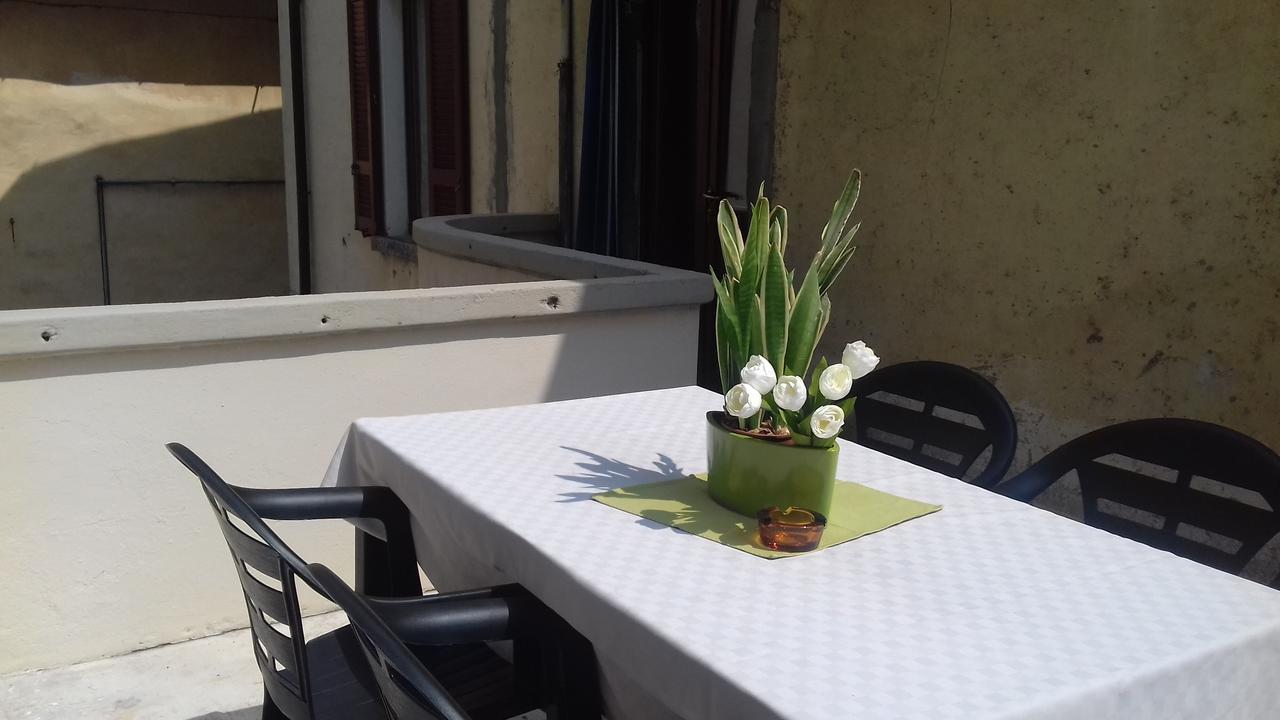 Casa Madali' - Nel Borgo Leilighet Marone Eksteriør bilde
